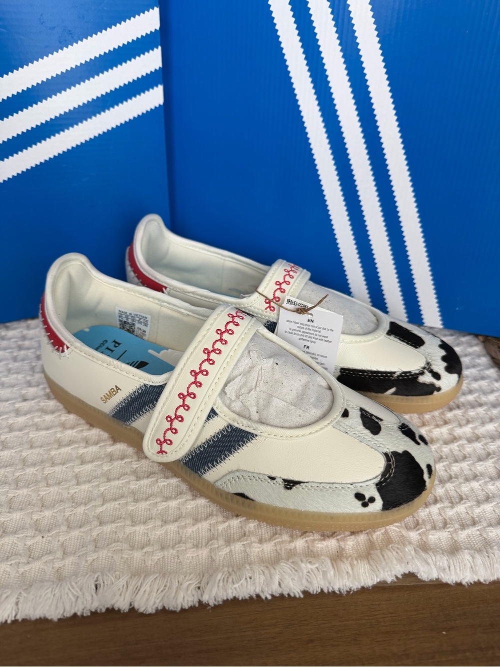 adidas x Disney Pixar Toy Story Samba Jane Jessie - Picture 8 of 11